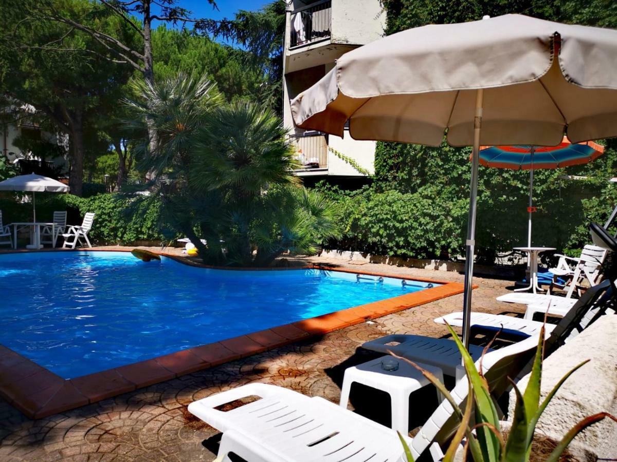 Hotel Enrica チェルヴィア エクステリア 写真